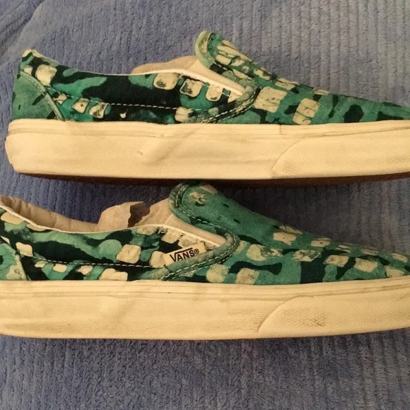 Vans Della Green size 7.5 woman/ 6 man. You will need a foot liner/ Dr. Schoales - Picture 3 of 15